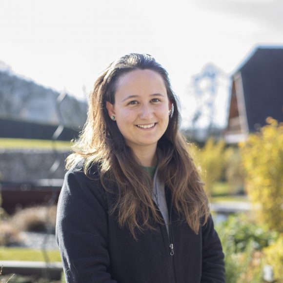 Photo d'Ève, jardinière paysagiste en création